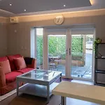 Alensgrove Maisonette A Дом отдыха *