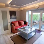 Дом отдыха Alensgrove Maisonette A