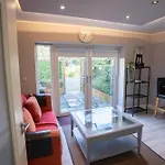 Alensgrove Maisonette A Лейкслип
