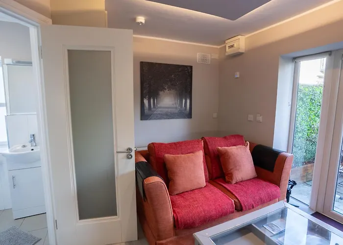 Alensgrove Maisonette A *